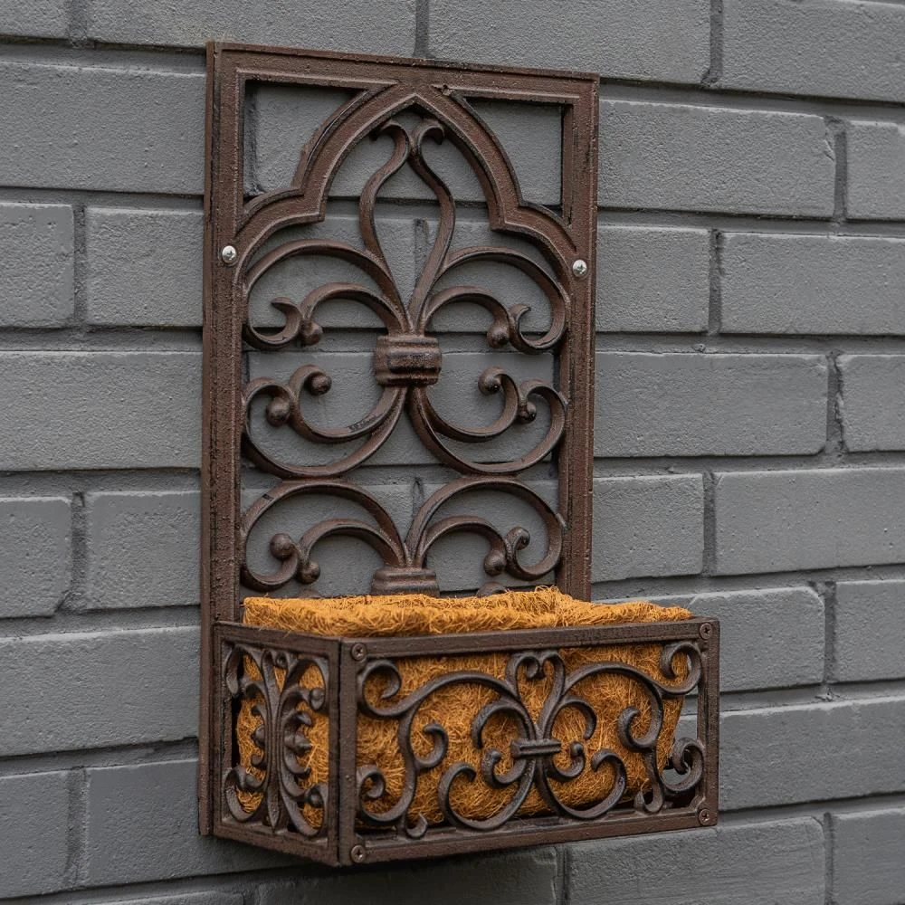 Woodside Cast Iron Wall Mounted Hanging Garden Planter Basket With Coco Liner